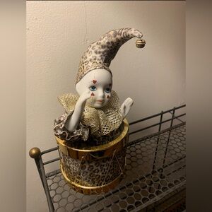 Westland Designs Collectibles Vintage Clown Porcelain Music Box With Motion